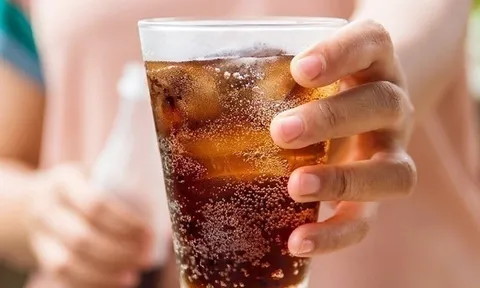 5 loại nước uống gây hại gan thận của bạn: Đặc biệt loại thứ 4 cực kỳ nguy hiểm