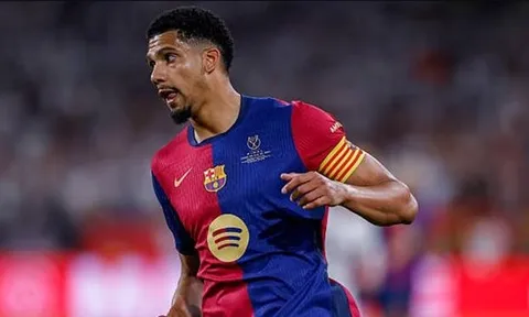 Barcelona không thể biến Araujo thành "vật tế thần"
