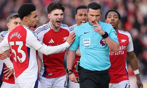 Người thắng, kẻ thua vì các quyết định của VAR tại Premier League 2024/25