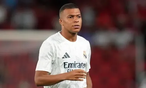 Figo nêu lý do Mbappe không thể giành Quả bóng vàng 2025
