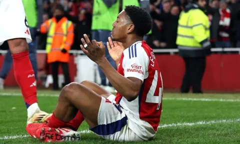 NÓNG! Arsenal trói chân thành công Lewis-Skelly