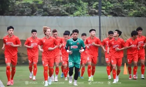 Trước thềm U23 Đông Nam Á, HLV Kim Sang-sik đối mặt "cơn đau đầu" ở hàng thủ