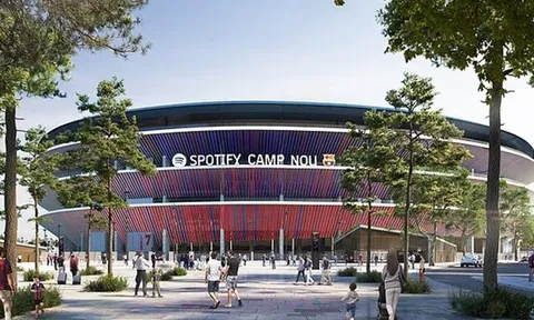 Barca trở lại Nou Camp, sân vẫn đang thi công