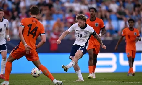 Màn trình diễn siêu hạng của Elliott đưa tuyển Anh vào chung kết EURO U21