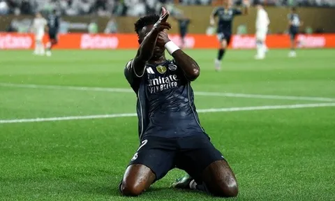 Vinicius thăng hoa, Real Madrid đè bẹp Salzburg 3-0