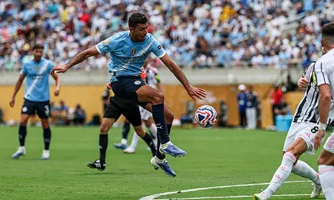 Rodri tái xuất; "Đôi cánh" tỏa sáng: Thấy gì từ thắng lợi hủy diệt của Man City?