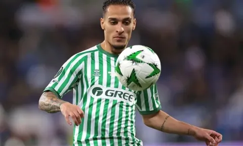 Betis cam kết đưa Antony trở lại, bất chấp thương vụ phức tạp
