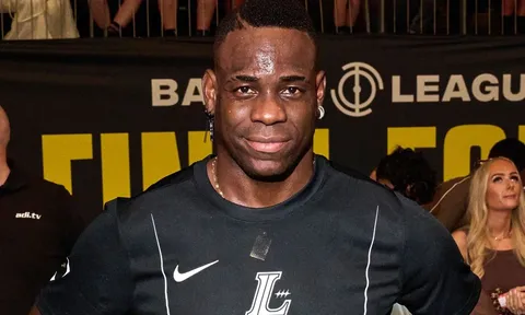 Balotelli chuẩn bị rời Genoa, gia nhập CLB thứ 13 trong sự nghiệp