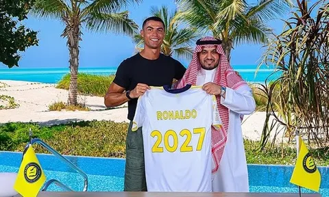 Gia đình ủng hộ tuyệt đối, Ronaldo tiếp tục ở lại Saudi Arabia