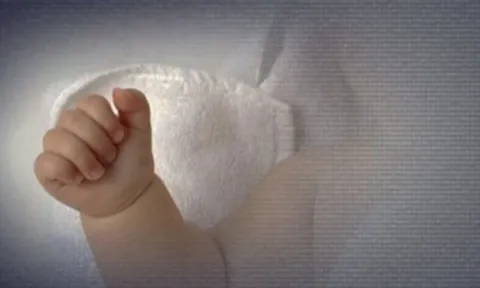 Mới nhất: Bé gái 3 Tháng Tuổi bị Người Thân xâm hại, cấp cứu nghiêm trọng, cảnh báo cấp từ bệnh viện
