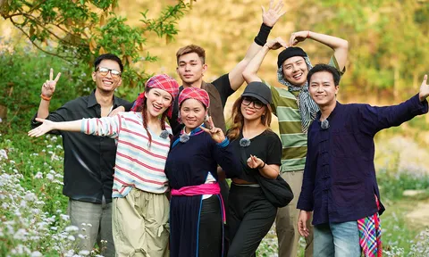 Gia Đình Haha: Hành trình khám phá đồi chè Tây Bắc và Lễ cúng đầu mùa