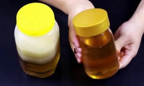 Cách nhận biết mật ong thật giả cực chuẩn chỉ bằng cách lật ngược chai – Phát hiện ngay, không lo mua nhầm!