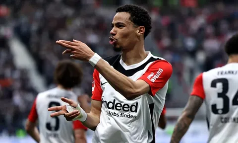 Lý do Arsenal và Liverpool nên theo đuổi Hugo Ekitike thay vì Alexander Isak