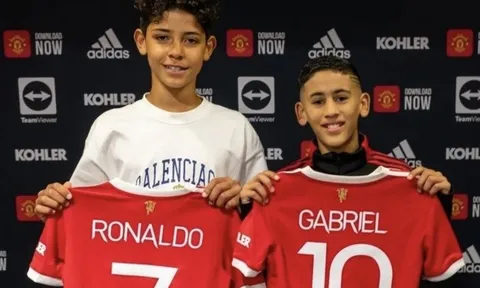 JJ Gabriel - Tài năng khiến Manchester United phá vỡ lịch sử số áo
