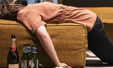 Phụ nữ say xỉn bên ngoài thường nghĩ đến điều gì nhất? Câu trả lời khiến nhiều người bất ngờ
