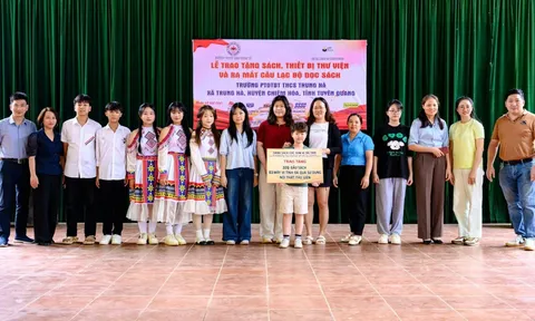 "Ánh sáng Tri thức": Hành trình gieo mầm tri thức từ Nam ra Bắc của 2 cô gái Gen Z sáng lập