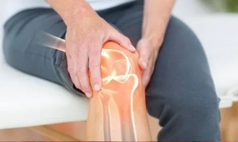 3 loại nước quen mặt nhưng âm thầm “rút sạch” canxi trong xương: Uống nhiều chỉ khiến xương giòn, dễ gãy