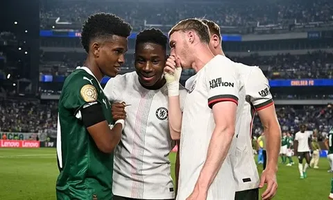 Estevao Willian tỏa sáng trước Chelsea, Palmer ca ngợi đồng đội tương lai