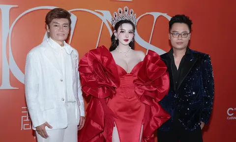 Nàng thơ xuất hiện rực rỡ trong show thời trang của NTK Nguyễn Minh Tuấn tại Bắc Kinh