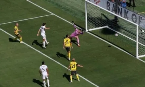Real Madrid 3-2 Dortmund: Bữa tiệc tấn công; Nghẹt thở đến phút chót