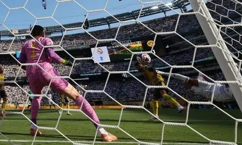 Mbappe ghi siêu phẩm, Garcia khiến Alonso đau đầu trước trận PSG