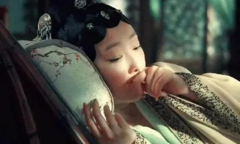 Cổ nhân truyền dạy không sai: Đặt 3 vật này dưới gối khi ngủ, tài lộc tự tìm đến, phúc khí theo cả đời