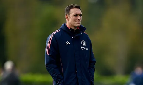 Phil Jones hết lời khen ngợi mục tiêu đắt giá của MU