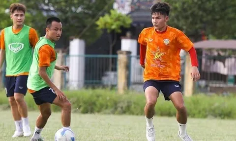 Hồng Lĩnh Hà Tĩnh đôn 9 cầu thủ trẻ lên đội 1