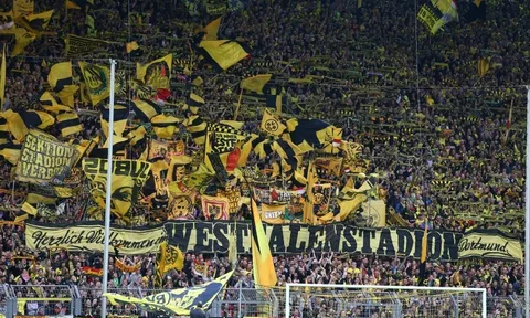 Sân vận động Signal Iduna Park - Hành trình tạo dựng ‘Bức tường Vàng’ huyền thoại
