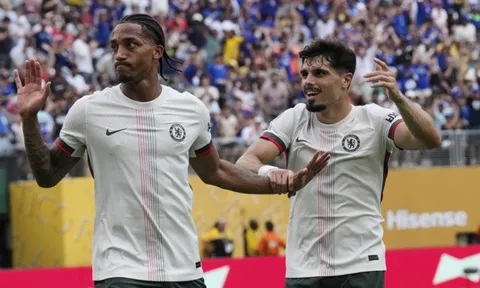 Fluminense 0-2 Chelsea: Siêu phẩm của Joao Pedro; VAR và vạch vôi