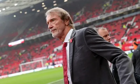 Man United cải tổ tuyển trạch, chia tay Wells và đàm phán vụ Mbeumo