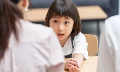 Khi nằm trên giường bệnh mới thấm: cả đời chỉ có 3 người thực sự thân thiết với bạn
