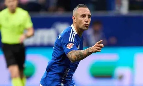 Santi Cazorla tiếp tục chinh chiến La Liga cùng Oviedo ở tuổi 40