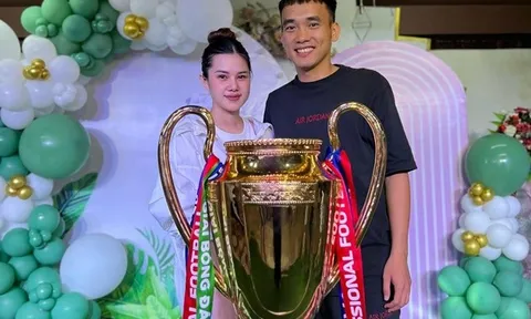 Đàm Tiến Dũng hạnh phúc bên bà xã "sắc nước hương trời" Tuệ Linh