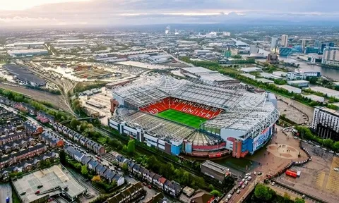 Sân vận động Old Trafford: "Nhà hát của những giấc mơ" tái sinh từ đống tro tàn