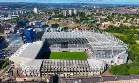 Sân vận động St James’ Park: "Nhà thờ trên ngọn đồi" và câu chuyện về sự bất đối xứng
