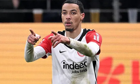 Không phải phương án B, Ekitike là chữ ký trong mơ của Liverpool
