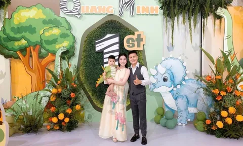 Hành động ý nghĩa của Quang Hải sau sinh nhật con trai