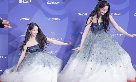 Siêu thảm đỏ Rồng Xanh 2025: Yoona chiếm spotlight với cú ngã được truyền thông ca tụng "tuyệt đối điện ảnh"