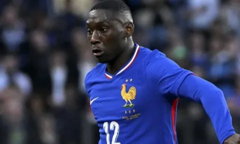 MU cạnh tranh Kolo Muani với Newcastle