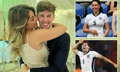 John Stones tổ chức đám cưới với bạn gái lâu năm tại thiên đường Ibiza