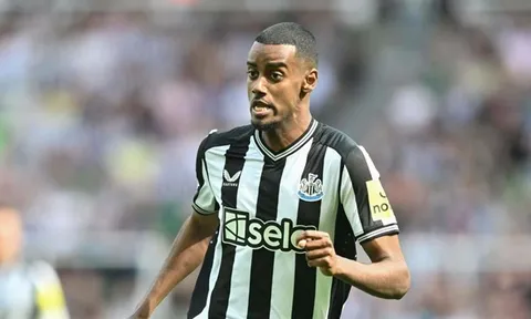 Từ Isak đến thị trường chuyển nhượng: Bài học Liverpool dạy cho Newcastle