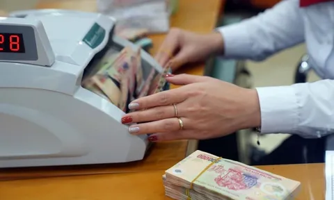 Có tiền nên gửi tiết kiệm 6 tháng hay 1 năm? Có 1 cách gửi ít vẫn hưởng lãi cao