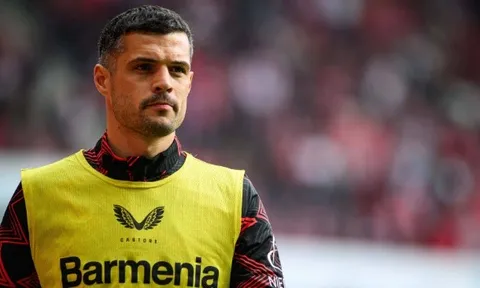Ten Hag tuyên bố giữ Xhaka bất chấp thỏa thuận với Sunderland