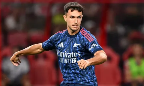 Martin Zubimendi chinh phục CĐV Arsenal chỉ sau 45 phút ra mắt