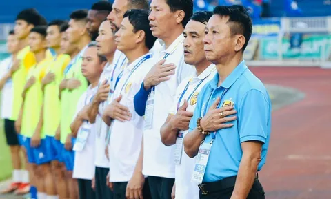 HLV Văn Sỹ Sơn đau xót khi biết tin CLB Quảng Nam có nguy cơ giải tán