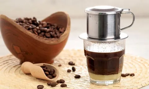 Uống cà phê giúp tỉnh táo, tập trung nhưng có 6 nhóm người nên tránh xa