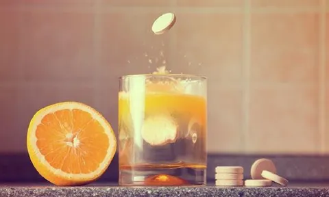 Uống vitamin C dạng sửi hằng ngày, cẩn trọng với 3 tác hại khôn lường