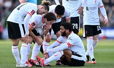 Thua Milan, Liverpool đón thêm tin dữ ở hàng thủ