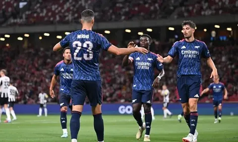 Arsenal 3-2 Newcastle: Phạt đền phút 84; Màn lội ngược dòng cảm xúc
